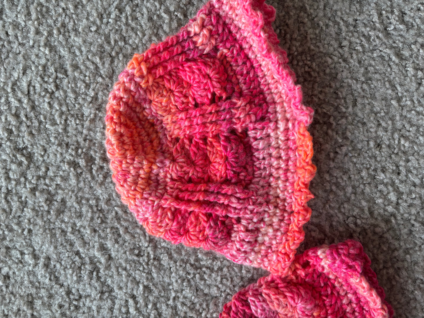 Glowing Grapefruit Scallop Beanie