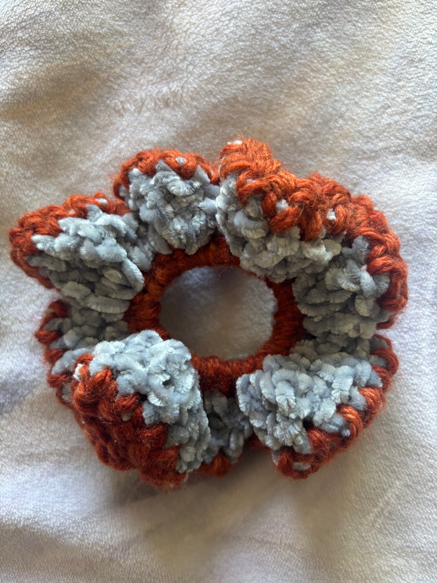 Cinnamon Frost Scrunchie