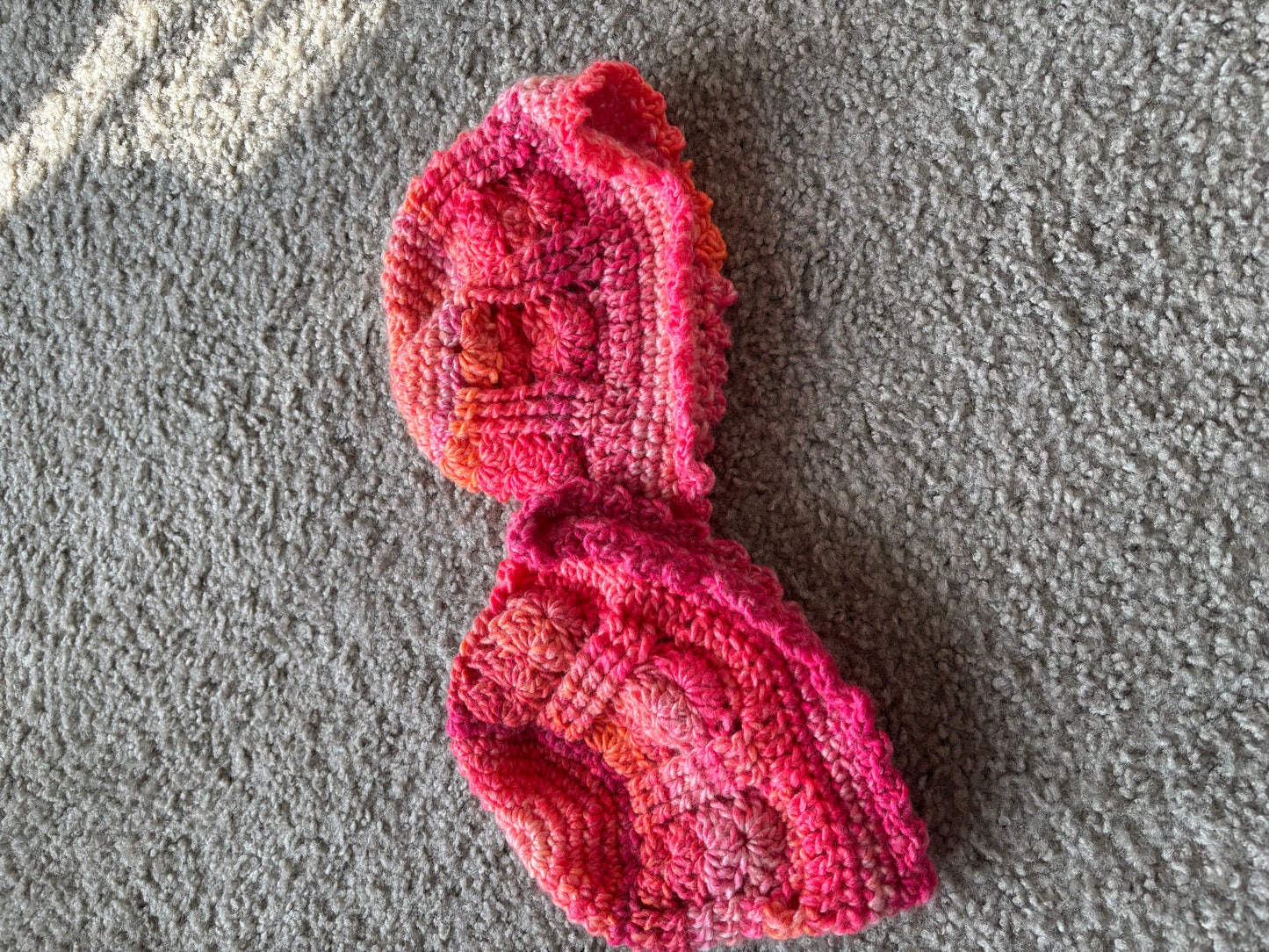 Glowing Grapefruit Scallop Beanie